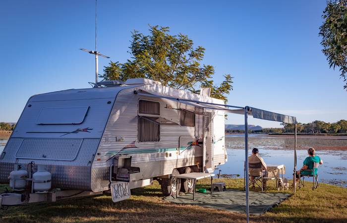 Campingplätze inmitten einer bildschönen Natur sind unter Campern besonders beliebt( Foto: Adobe Stock- Philip Schubert )