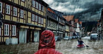 Kfz-Versicherung: Schäden durch Unwetter erreichen Millionen Euro im August Schwere Unwetter in Süddeutschland verursachen hohe Schäden für (Foto: AdobeStock - ferkelraggae 165921067)