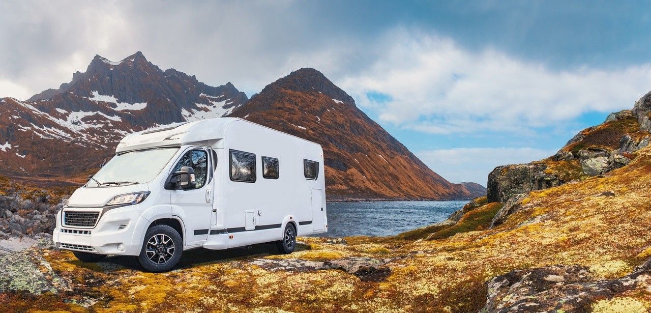 Mautpflicht ab 3,5 Tonnen: Ausnahme für Wohnmobile (Foto: AdobeStock - Val Thoermer 486094561)