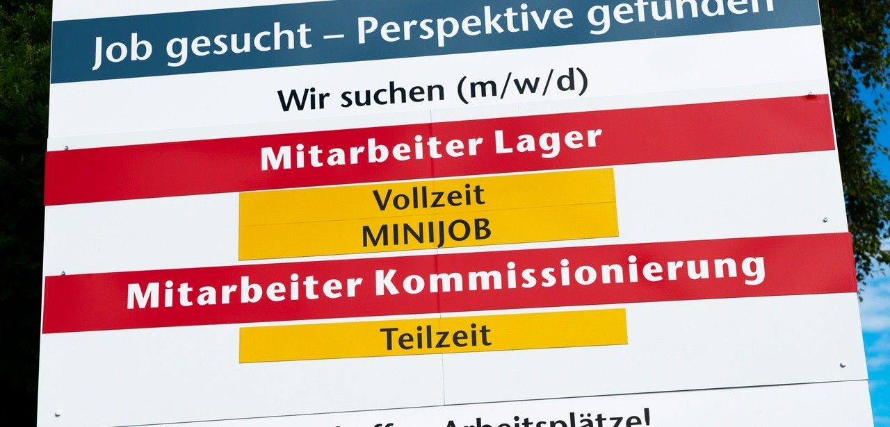 Finanzielle Herausforderungen bewältigen und stabiles Leben aufbauen Finanzielle Situation von Geringverdienern mit Kindern in (Foto: AdobeStock - blende11.photo 513567624)