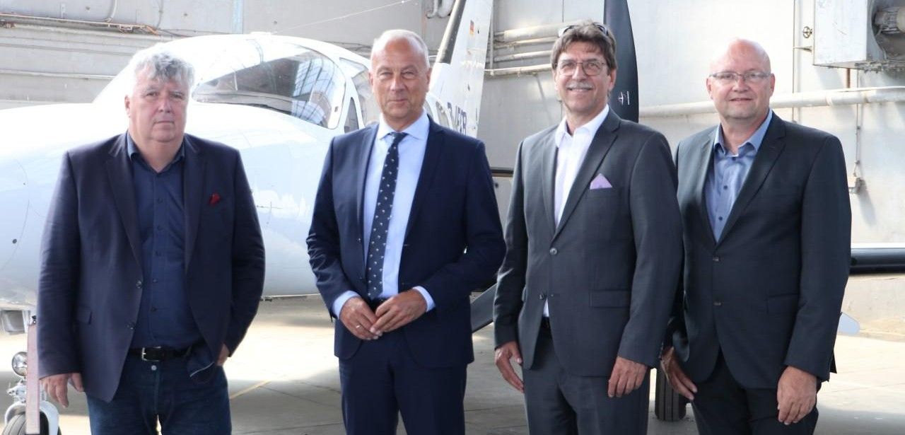 Gemeinsame Entwicklung neuer Treibstoffe stärkt regionale Wirtschaft Flughäfen Neuhardenberg und Zielona Gora-Babimost stärken regionale (Foto: IHK OSTBRANDENBURG)