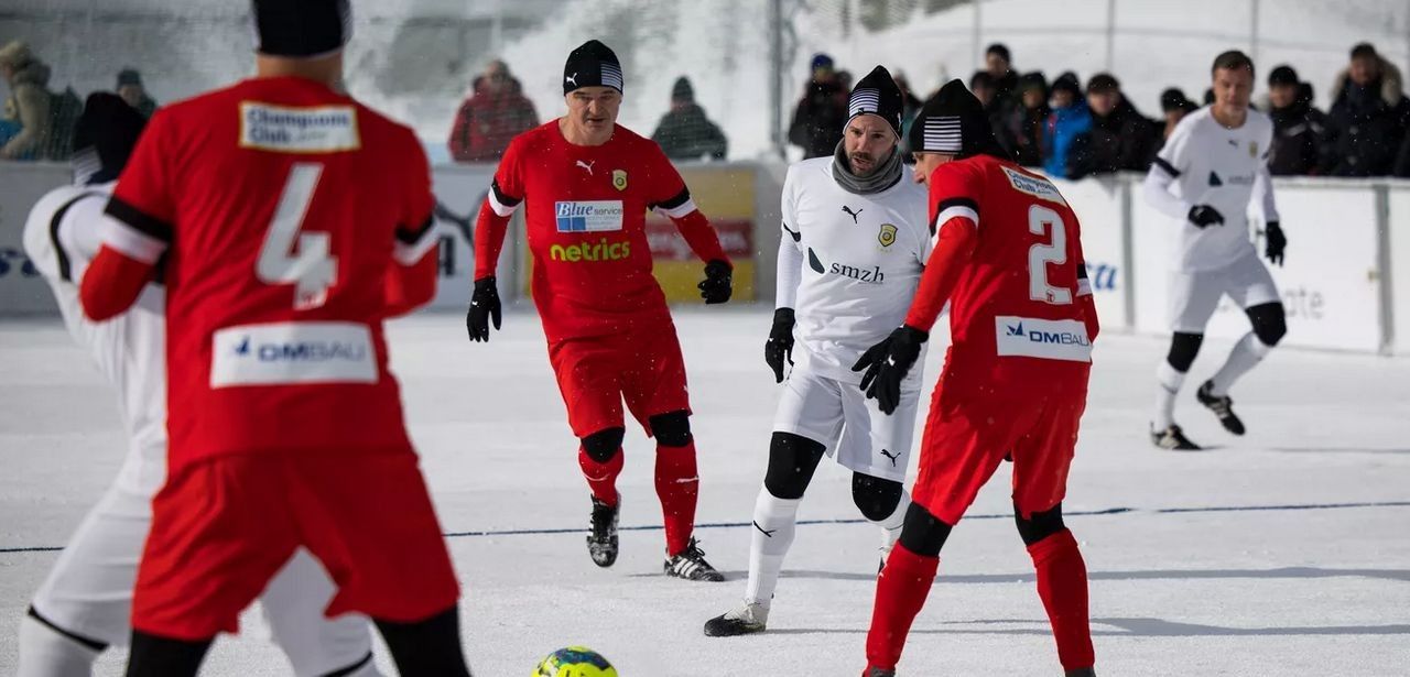 Rekord-Kulisse und Top-Spieler: Highlights der Schneefussball-WM in (Foto: Arosa Tourismus)