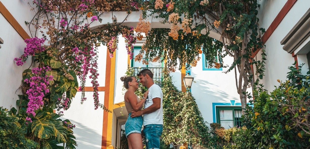 Romantik pur: Flitterwochen auf Teneriffa (Foto: AdobeStock - Ruben Chase 535847736)