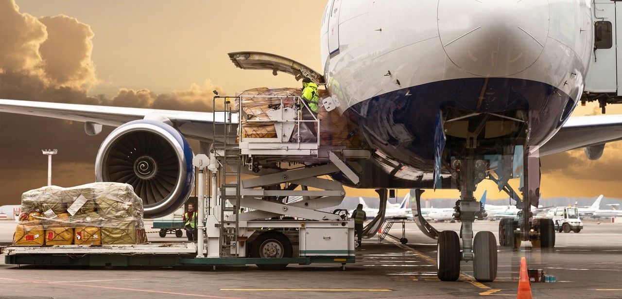 Deutschland verzeichnet Anstieg des Passagierluftverkehrs, bleibt jedoch (Foto: AdobeStock - Mariakray 178549802)