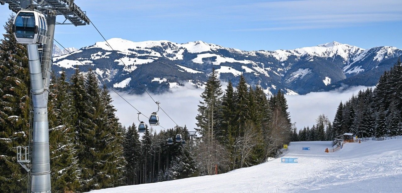 Vielfältige Sportmöglichkeiten in Zell am See - Wintervergnügen (Foto: AdobeStock - dmaphoto 616203089)