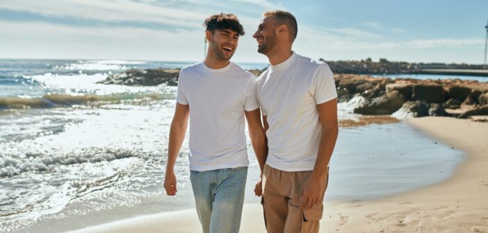 Homosexuelle Männer weltweit vernetzt. (Foto: AdobeStock_695287475 poto8313)