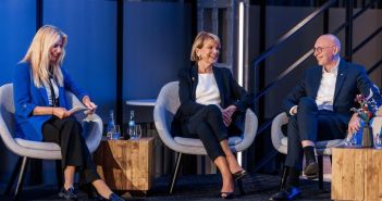 Ausstellung Nobel Heroes vereint über 500 Porträts Campus (Foto: Matt Stark)