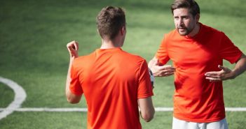 Advocard liefert Fans kompakte Rechtstipps für WM Public (Foto: AdobeStock - pressmaster - 216616660)