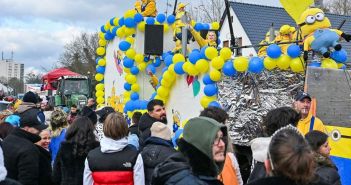Hanauer Fastnacht: Fünf Umzüge begeistern tausende Besucher und (Foto: Stadt Hanau. Moritz Göbel)