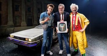 Elton übernimmt Strickland-Rolle im Hamburger Musical Zurück in (Foto: Morris Mac Matzen. Stage Entertainment)