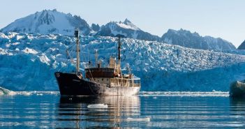 MS Stockholm Expedition: Zwölf Gäste erleben Spitzbergs eisverstärkte (Foto: Ulrich Kühn)