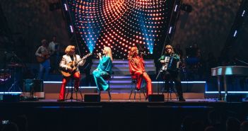 Spektakuläre ABBAMANIA THE SHOW 2027 feiert fünfzig Jahre (Foto: Milan Schmalenbach. Semmel Concerts Entertainment GmbH)